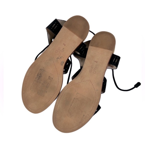 Caslon Elegant Leather Black Tan Gladiator Flat Sandals Straps 8 - Picture 7 of 11